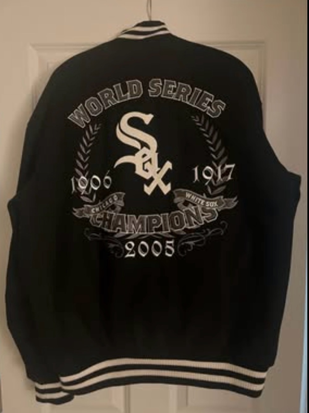 JH Design Chicago White Sox 2005 World Series Champions Varsity Jacket MLB Mens